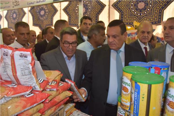 محافظ البحيرة خلال الافتتاح