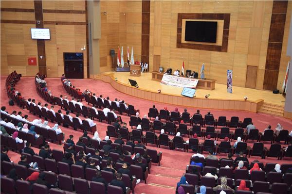 الدكتور مصطفى عبدالخالق رئيس جامعة سوهاج