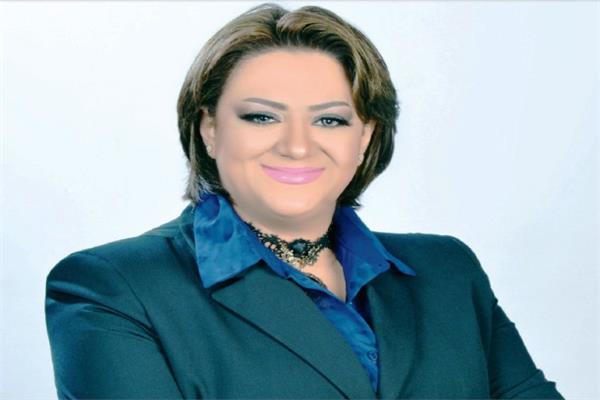المذيعة داليا وفقى