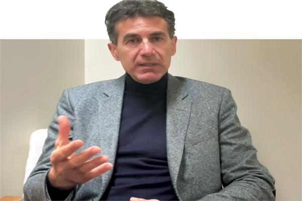 المفكر الفرنسى «أليكسندر دال فال»: الرئيس السيسي واجه إرهاب الأخوان بشجاعة تفوق الوصف المفكر الفرنسى «أليكسندر دال فال»: الرئيس السيسي واجه إرهاب الأخوان بشجاعة تفوق الوصف