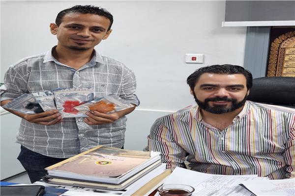 جمارك الطرود البريدية بمطار القاهره تضبط تهريب أكياس حلوى بالمخدرات 