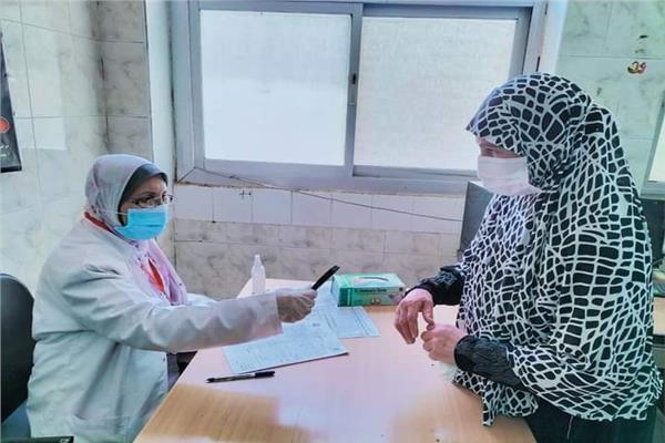  الكشف  علي 940 مواطن بالقافلة الطبية