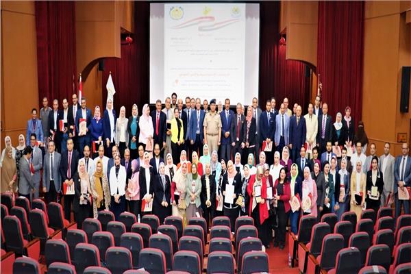 ختام فعاليات دورة أكايمية ناصر العسكرية دورة الدراسات الاستراتيجية والأمن القومي بجامعة المنصورة 
