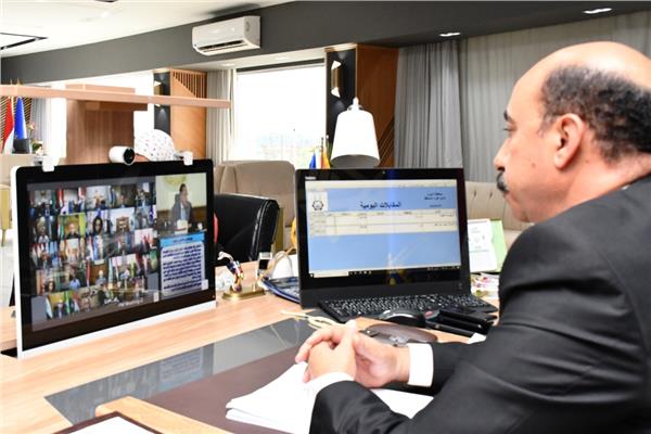 خلال اجتماع مجلس المحافظين