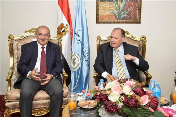 محافظ أسيوط يكرم رئيس جامعة أسيوط