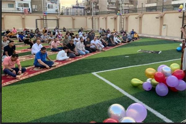  المتعافون من الإدمان اثناء ادائهم صلاة العيد 
