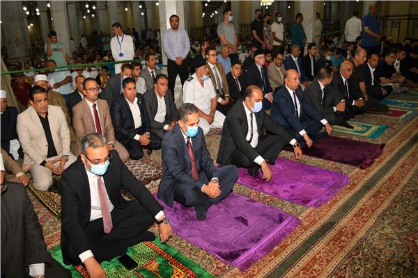  الدكتور طارق رحمي محافظ الغربية يؤدى صلاة عيد الأضحى المبارك