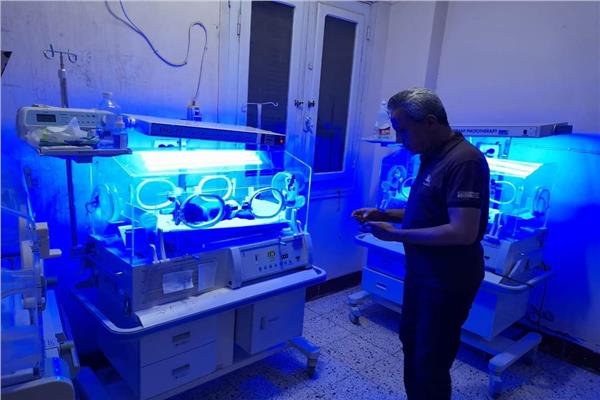 للتأكد من تقديم الخدمة للمرضى .. وكيل صحة قنا يتفقد ليلا سير العمل بمستشفى أبوتشت 
