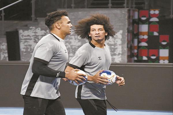 جانب من تدريبات المنتخب قبل انطلاق البطولة