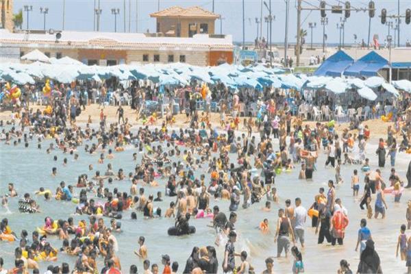 إقبال كبير من المواطنين على الشواطئ