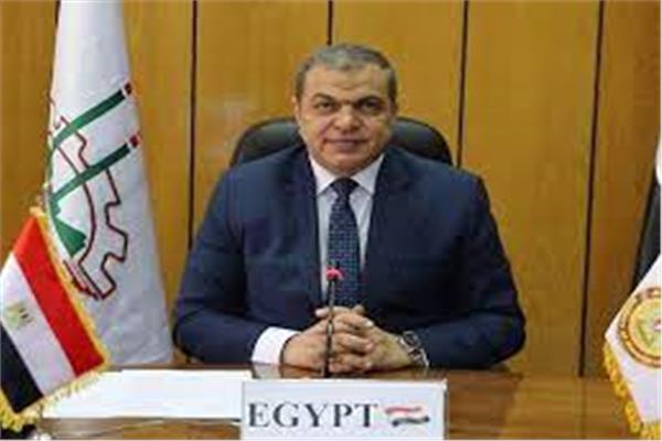 وزير القوي العاملة محمد سعفان