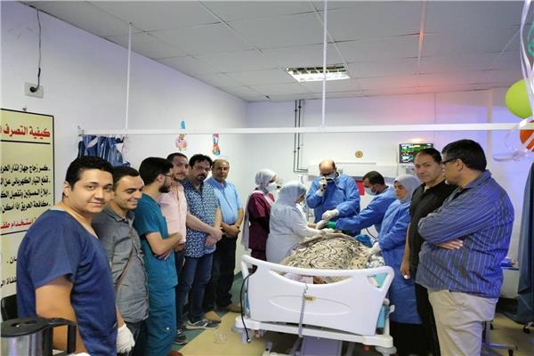 تخصصي دمياط تنجح في استخراج طمى من رئة مصابه بحادث ترعة السلام
