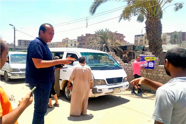 متابعة مواقف السرفيس والالتزام بالتعريفة في البدرشين