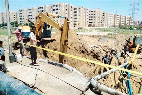 إصلاح كسر خط مياه الشرب 