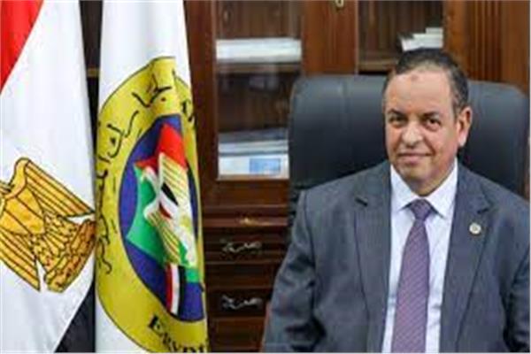 الشحات غتورى رئيس مصلحة الجمارك