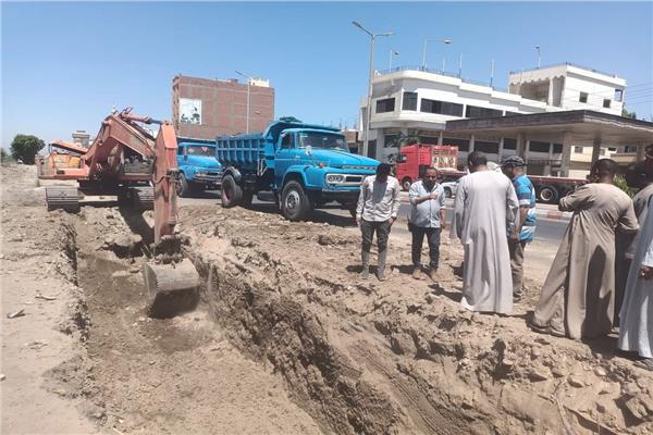بدء أعمال إنشاء ممشى بطريق مصر أسوان 
