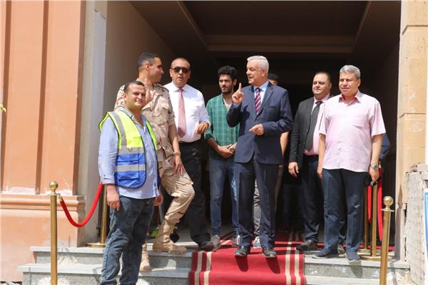 مبارك يتابع أعمال إنشاءات جامعة المنوفية الأهلية بطوخ طنبشا