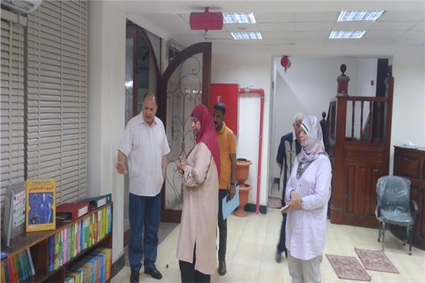 محافظ أسيوط خلال الجولة