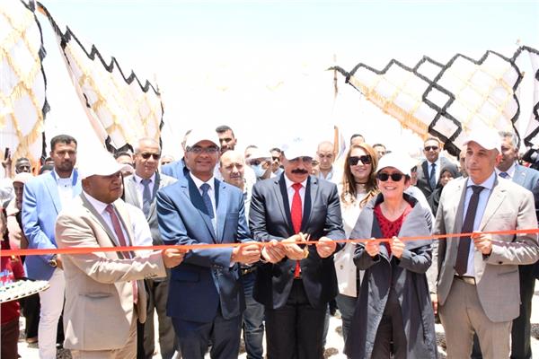 اللواء أشرف عطية محافظ أسوان يفتتح مشروع تحسين مياه الشرب