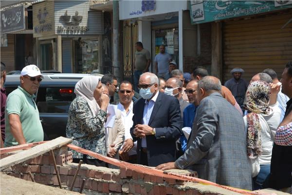 اللواء أحمد راشد محافظ الجيزة وجانب من الجولات 