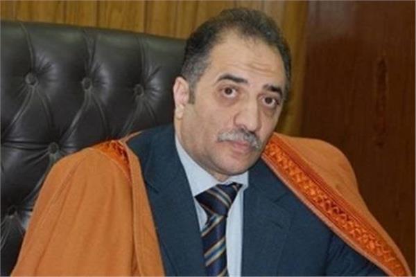 الدكتور عبد الهادي القصبي شيخ مشايخ الطرق الصوفية