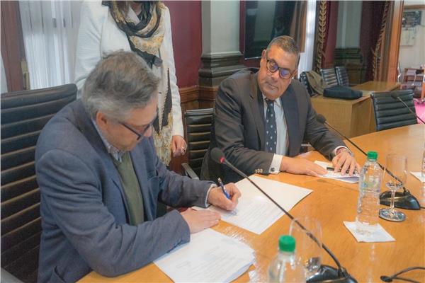 مذكرة تفاهم بين المركز القومي للبحوث وجامعة La Republica الأوروجوائية 