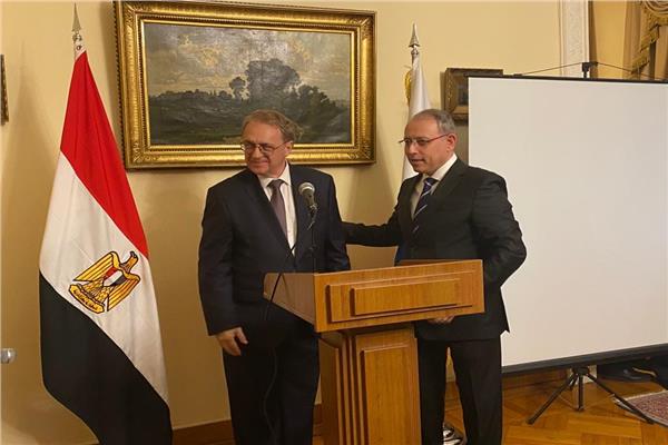 ميخائيل بوغدانوف و السفير نزيه النجاري