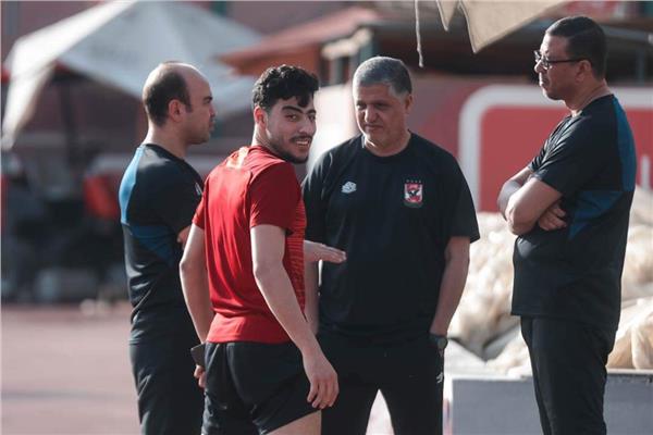 أكرم توفيق يشارك في أجزاء من تدريبات الأهلي