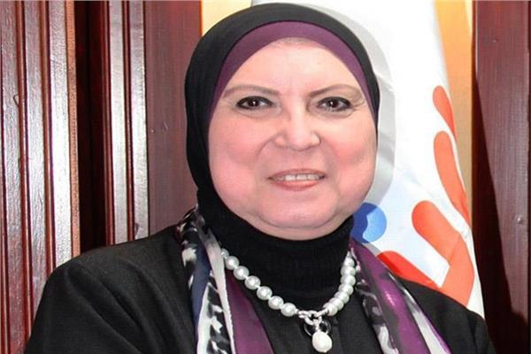  نيفين جامع