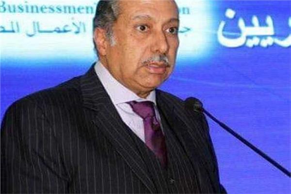 حسن حسين الخبير الاقتصادي 