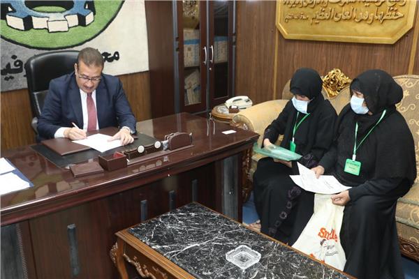 اللواء إبراهيم أحمد أبو ليمون محافظ المنوفية يستقبل المواطنين 