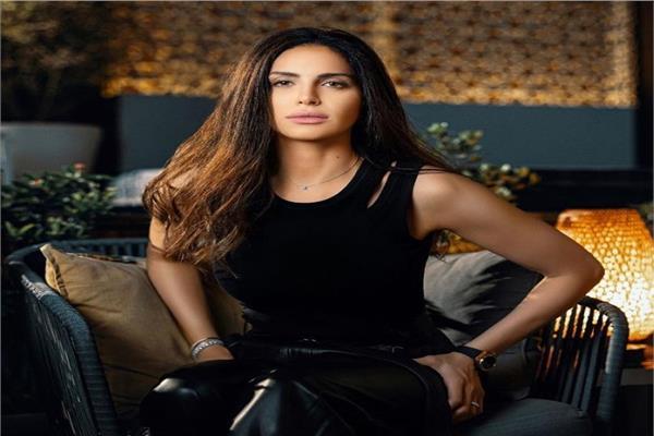 الفنانة آمال ماهر