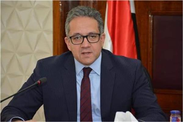 وزير السياحة والآثار 
