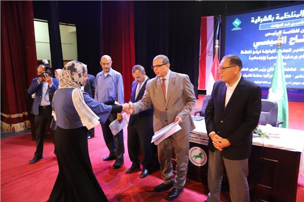محمد سعفان ومحافظ الشرقية وأوائل خريجات وخريجي التدريب المهني