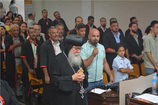 الأنبا مكاريوس يشارك في ختام دورة "إطلاقًا للمسبيين" بالمنيا  