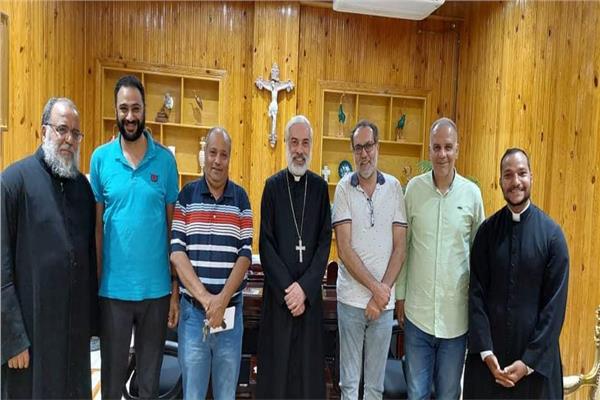 الأنبا باسيليوس يلتقي بمجلس إدارة عائلة الفلك بالإيبارشية