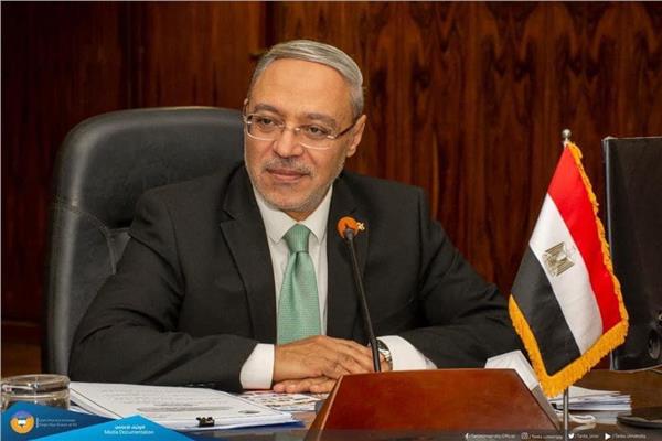 الدكتور محمود ذكى رئيس الجامعة