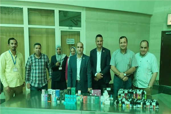 جمارك مطار أسيوط الدولى تضبط  تهريب سجائر وشيش الكترونية ومستلزماتها   