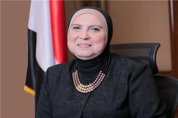 نيفين جامع 