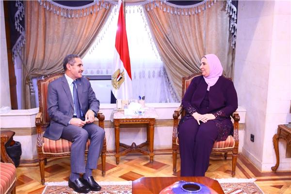 وزيرة التضامن الاجتماعي ومحافظ الغربية