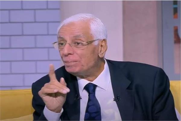 الدكتور حسام موافى