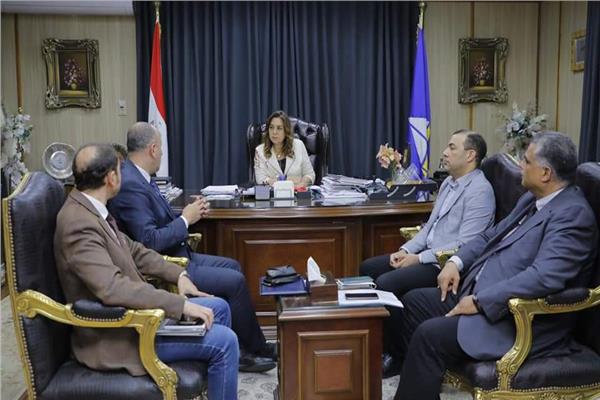 محافظ دمياط ومساعد وزير الصحة يبحثان مستجدات تنفيذ المبادرة الرئاسية للعلاج