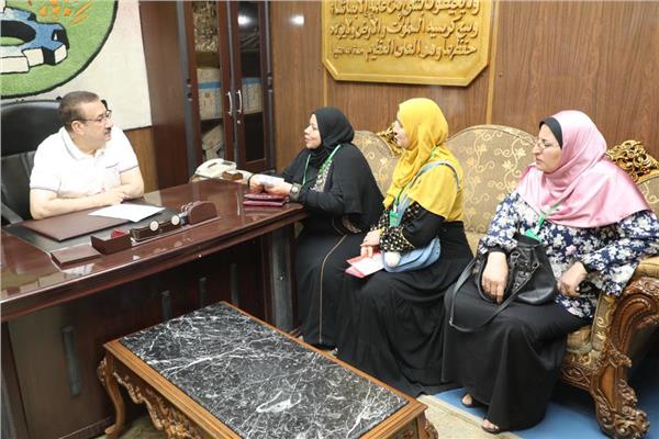 المحافظ يستمع لشكاوي المواطنين