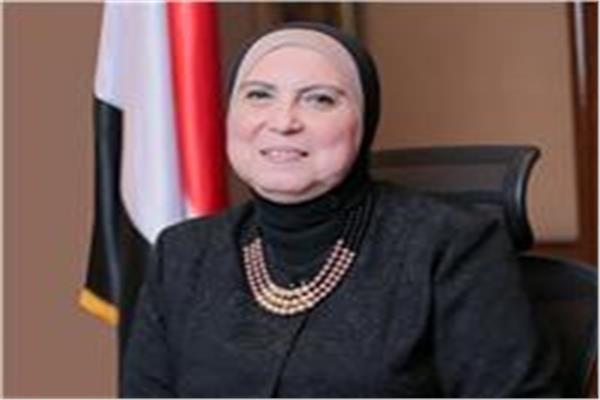 نيفين جامع