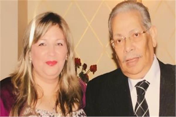 الفنانة عبير منير