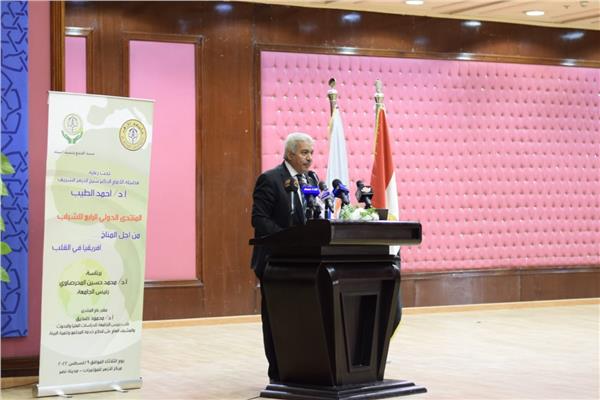 الدكتور محمود صديق، نائب رئيس جامعة الأزهر للدراسات العليا