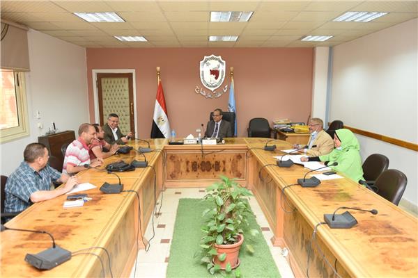 رئيس جامعة سوهاج يناقش خطة عمل مركز نور البصيرة لذوى الإعاقة خلال العام الدراسي الجديد 