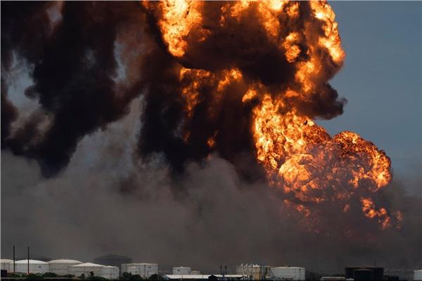 صورة حريق مستود النفط في كوبا