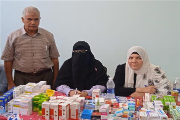 جانب من القافلة الطبية