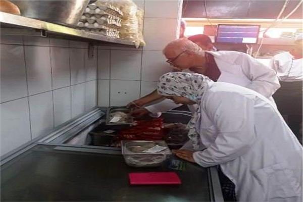 حملات تفتيشية على المطاعم والكافيتريات بمراكز الشباب في الشرقية 
